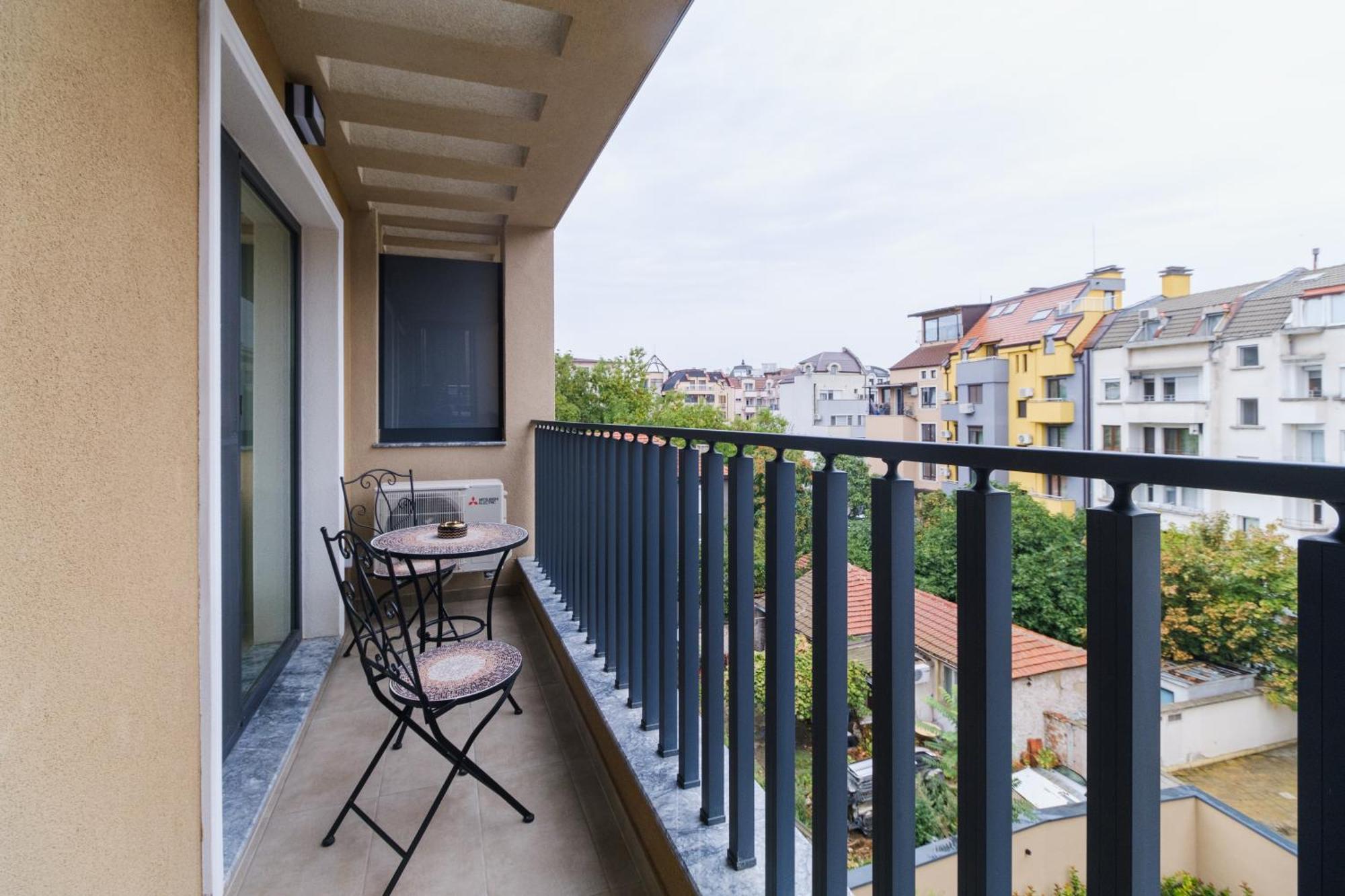 Ldv 13 Residence Free Private Parking Plovdiv Room photo